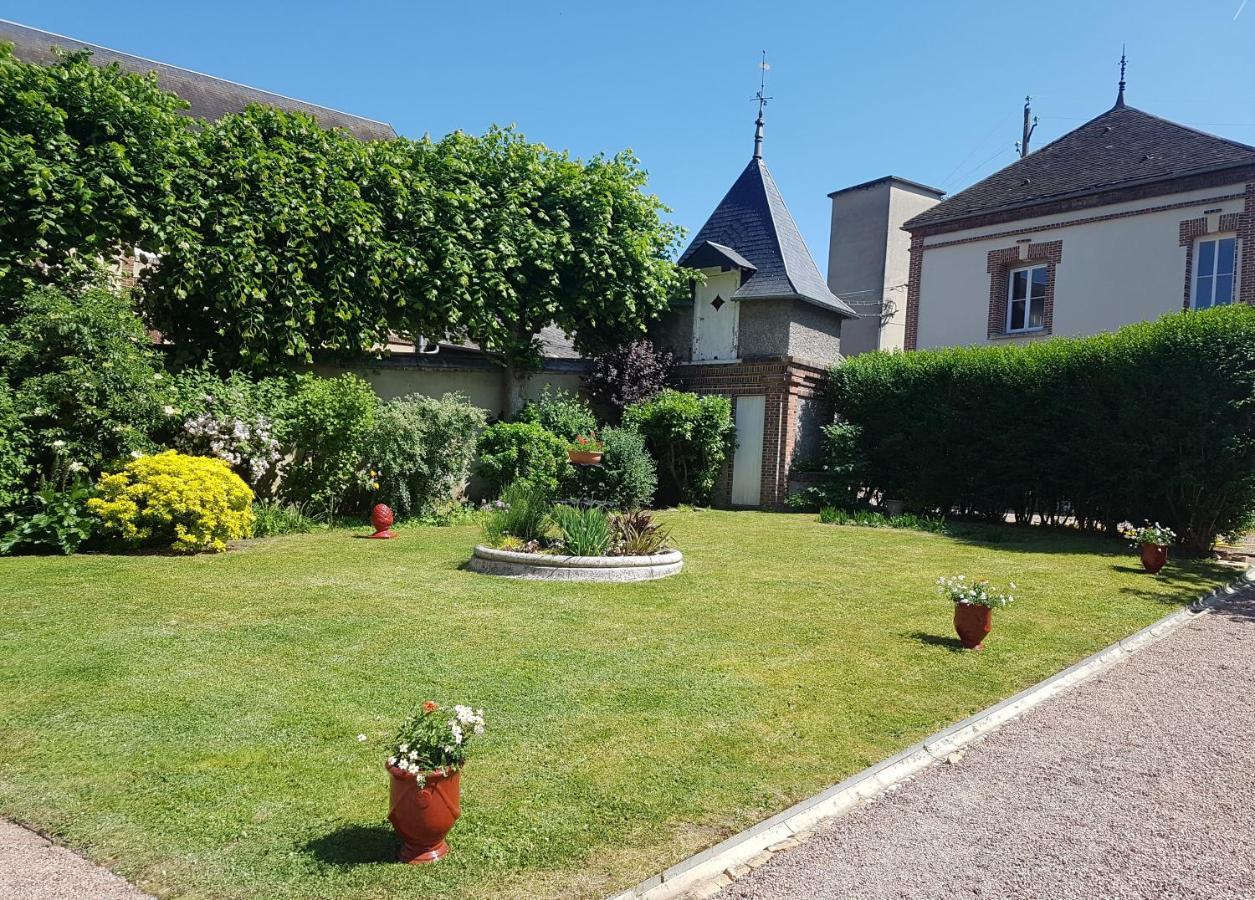 Le Clos Saint-Germain Rugles Exterior photo