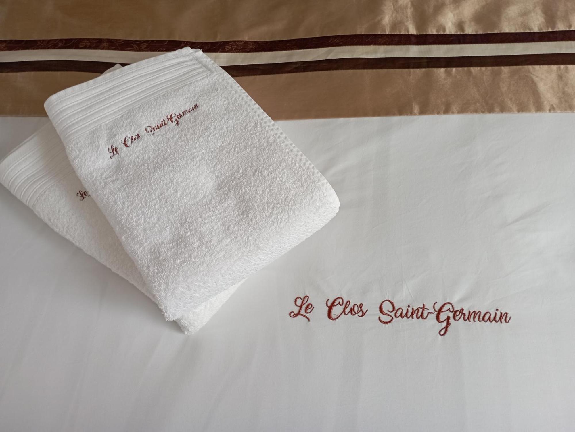 Le Clos Saint-Germain Rugles Exterior photo